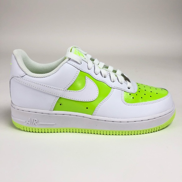 Nike Air Force 1 ‘07 Womens Neon Low Top Sneakers NWT